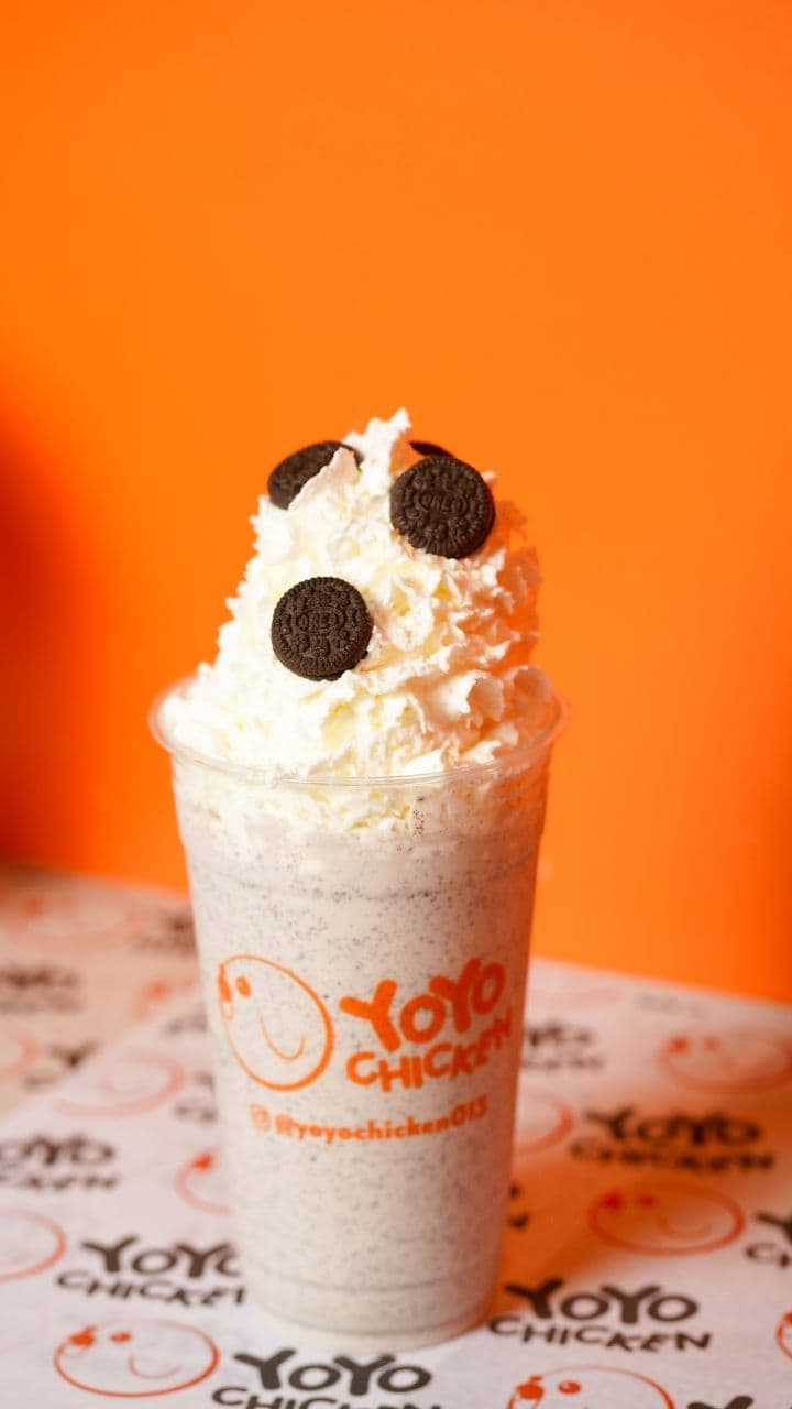 Oreo Milkshake Medium — Milkshakes