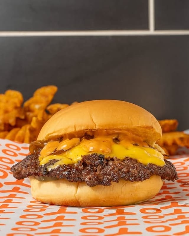 YoYo Smash Burger Combo.