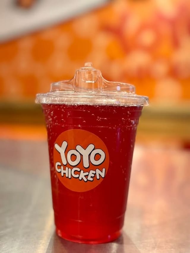 YoYo Strawberry Dragon Fruit Medium.